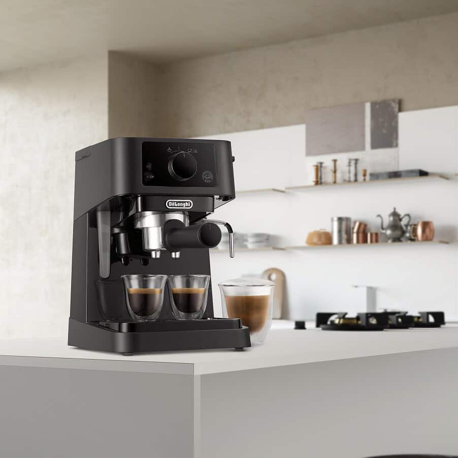 Кофеварка Рожковая DeLonghi EC235.BK / CR
