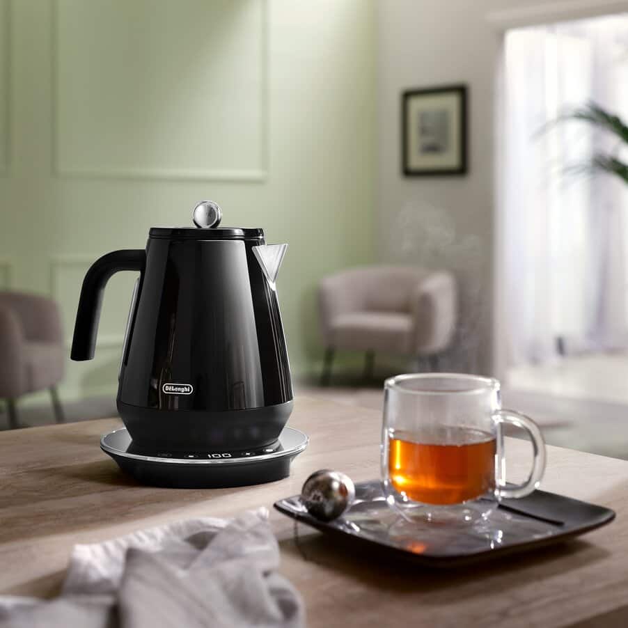Электрический чайник De'Longhi KBY2011.BK / W